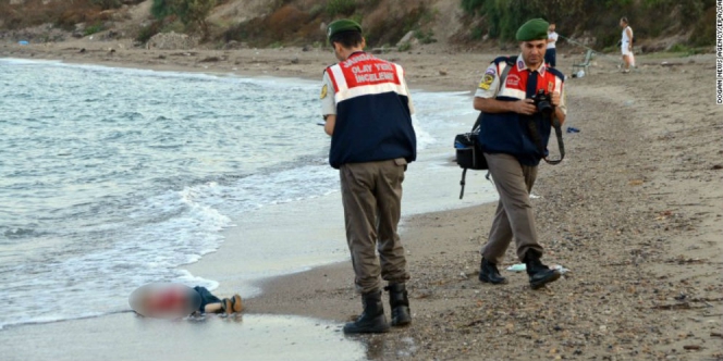 Jasad Balita Pengungsi Terdampar di Pantai Bikin Haru 