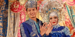 Foto Pernikahan Fedi Nuril Dengan Vanny Widyasasti