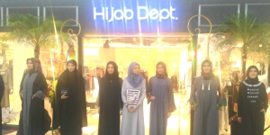Vivi Zubedi Luncurkan Koleksi Abaya Ready to Wear