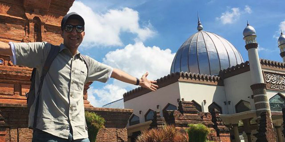 Penyanyi Amerika 'Wisata Ramadan' ke 30 Masjid di Jawa