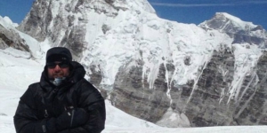 Gagal ke Puncak Everest karena Teriakan Wanita Misterius