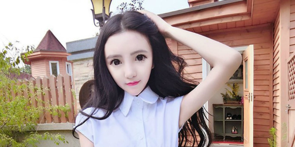 Heboh Foto Gadis Cina Punya Badan Super Langsing
