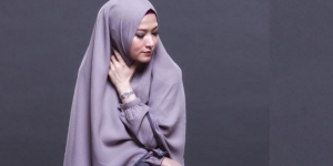 Begini Aturan Gampang Berbusana Hijab Syari