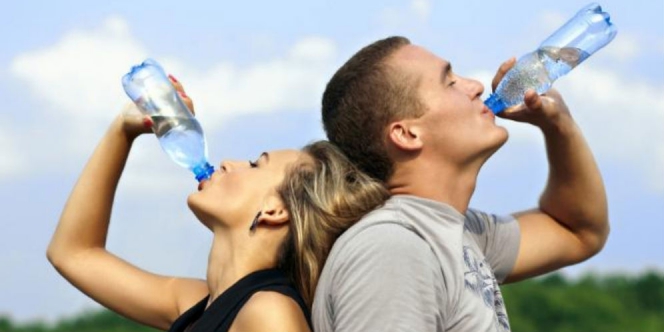 Rasakan Manfaat Minum Air Putih Saat Pagi Hari