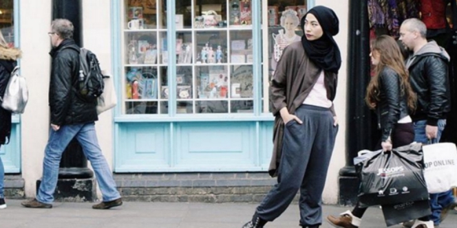 Rhily Zoro Muslimah  dan Modelling Bisakah Berjalan 