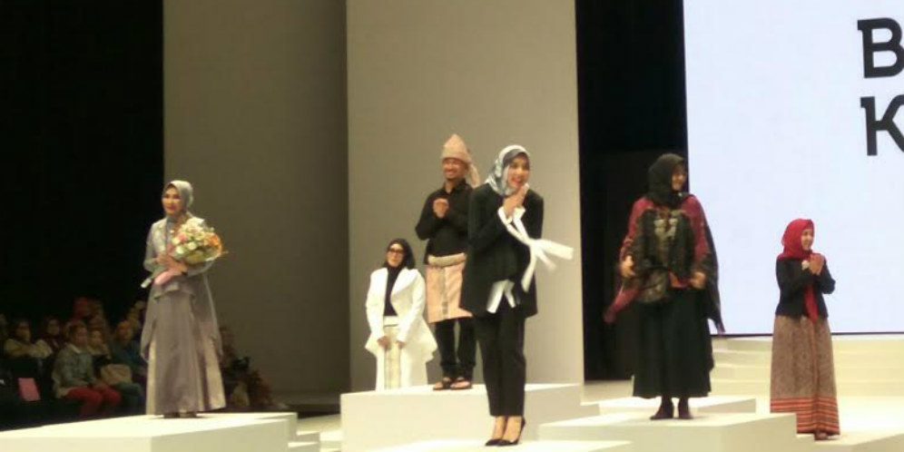 Jenahara Tampil Bersama Ibunda di Indonesia Fashion Week 2017