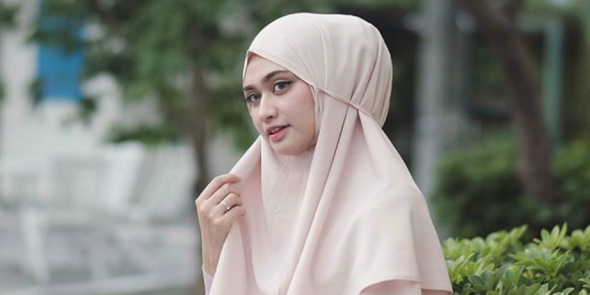 Deretan Hijaber yang Tampil Menawan dengan Bergo Dream co id