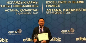 Ekonom Indonesia Raih Penghargaan Keuangan Syariah Dunia