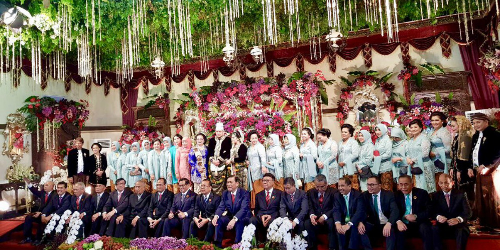 Viral! Gaya Kompak Kondangan Menteri di Pernikahan Kahiyang