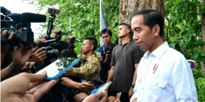 Cerita Sebenarnya Jokowi Kelupaan Bayar Kemeja Batik
