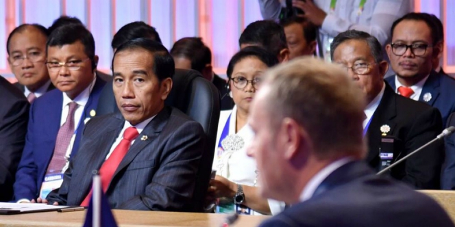 Jokowi Minta Uni Eropa Stop Diskriminasi Kelapa Sawit
