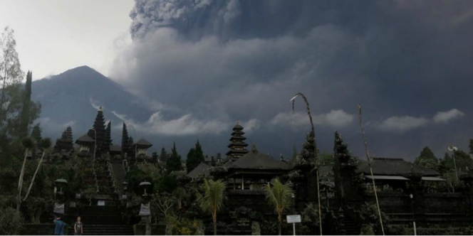 Setelah 36 Jam, Bandara Lombok Praya Kembali Dibuka