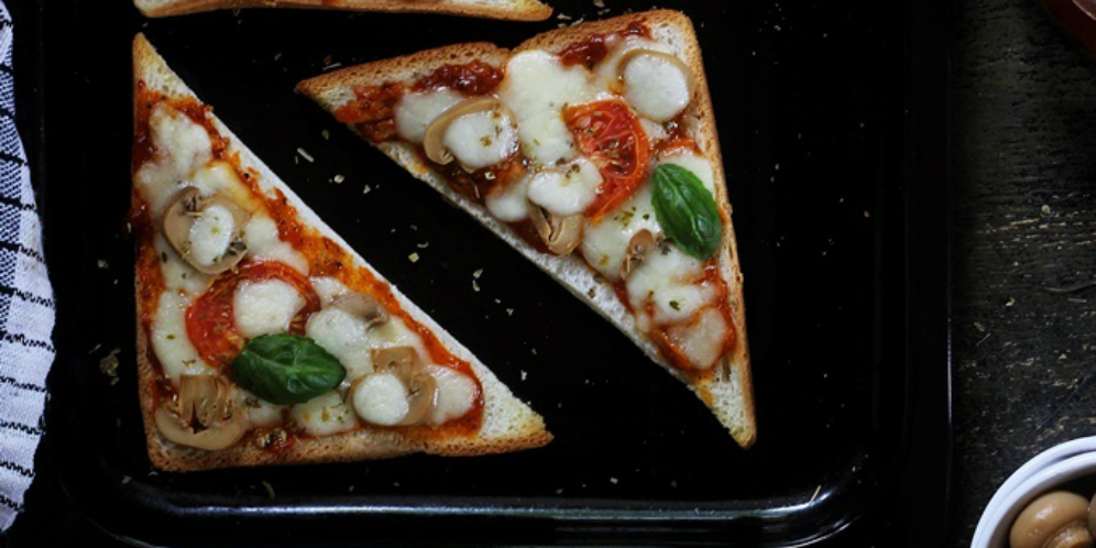 Bikin Pizza dari Roti Tawar? Sangat Bisa!