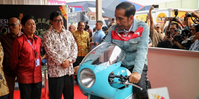  Gaya Biker Jokowi Tunggangi Motor Custom Gibran Dream co id
