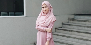 Sari Endah Pratiwi: 6 Gaya Hijab Simpel Menutup Dada