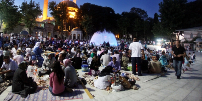 Jadwal Buka Puasa Jakarta dan Tiga Kota Besar Lain | Dream.co.id