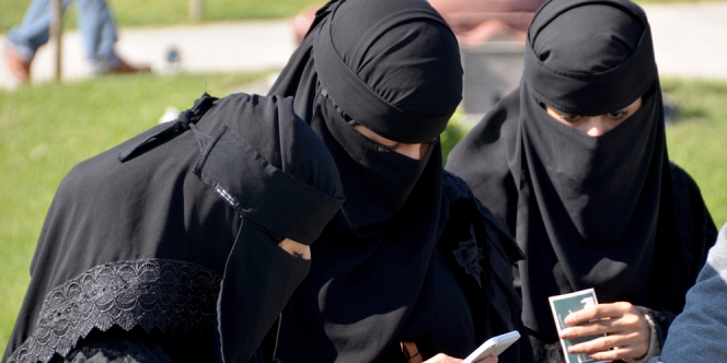 Denmark Ikut Larang Penggunaan Burqa dan Niqab
