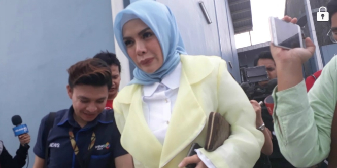 Resmi Berhijab, Nikita Mirzani: Hidayah Sudah Datang 