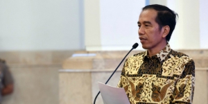 Jokowi Unggah Foto `Imut` Sebelum Jadi Presiden, Mirip Siapa? 