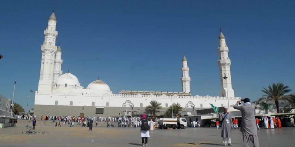 Melambungkan Doa di Masjid Pertama Nabi