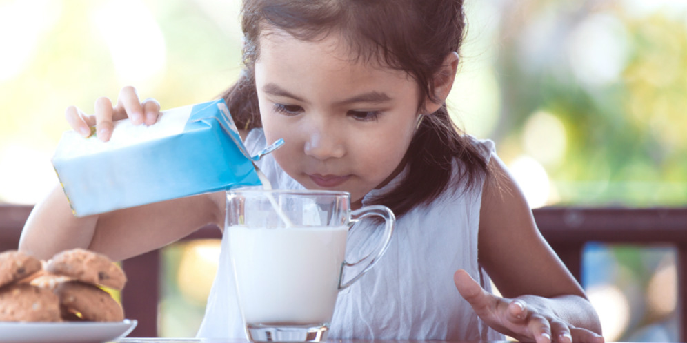 Susu Bubuk atau Cair, Mana yang Baik untuk Anak?