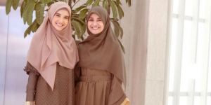 Kompaknya Gaya Hijab Zaskia dan Shireen Sungkar