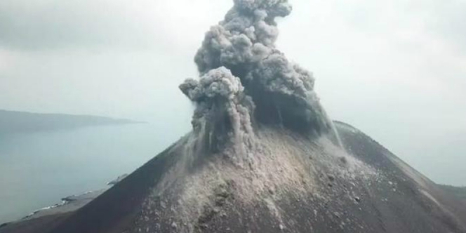 Awan Panas Anak Krakatau Masuk ke Laut, Warga Diimbau Bersiap