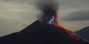 Penampakan Terbaru Gunung Anak Krakatau Pasca Longsor