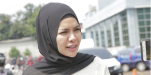 Dihujat karena Lepas Hijab, Nikita Mirzani Ngamuk