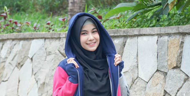  Hijab Syar i Anisa Rahma yang Casual Hijab Dream co id