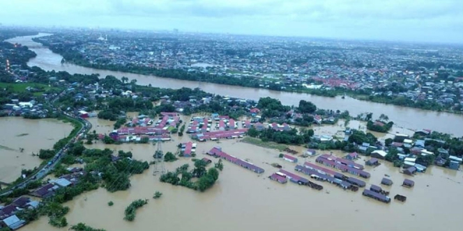 Banjir di Sulsel Rendam 53 Kecamatan, 8 Orang Meninggal