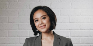 Gaya Fashion Putri Ayuningtyas, Moderator Debat Cawapres
