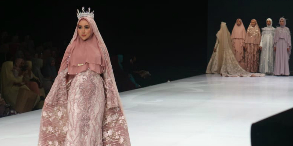 Gaun Pengantin Syar`i di Panggung IFW 2019