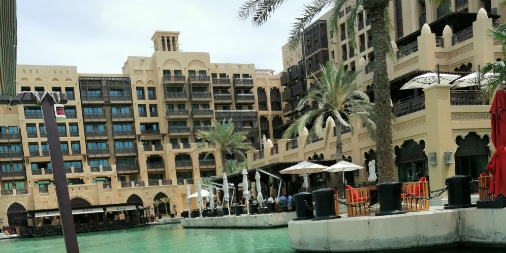 Madinat Jumeirah, Perkawinan Tradisi dan Kemewahan