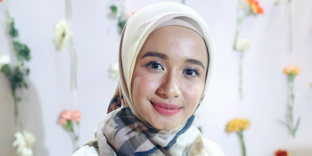 Tutorial Hijab Malaysia ala Laudya Cynthia Bella