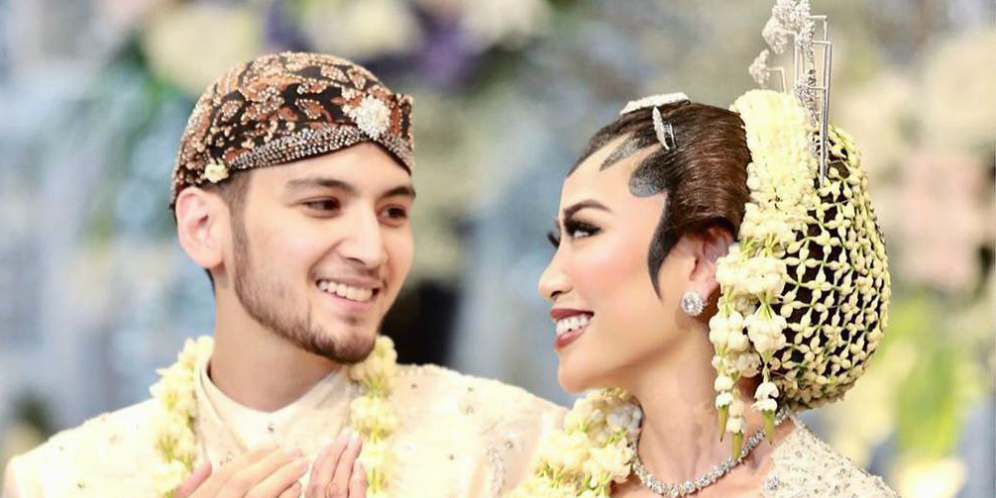 Tampilan Mantan Istri Bambang Trihatmojo di Pernikahan Putranya Curi Perhatian
