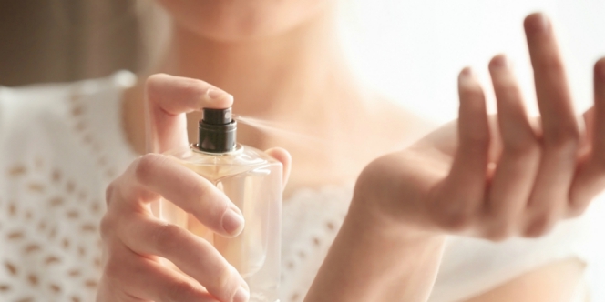 4 Langkah Mudah Membuat Parfum Berbahan Alami