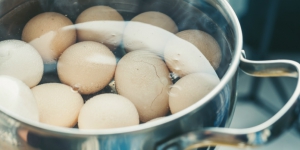 Trik Penting, Cara Merebus Telur Agar Tidak Pecah