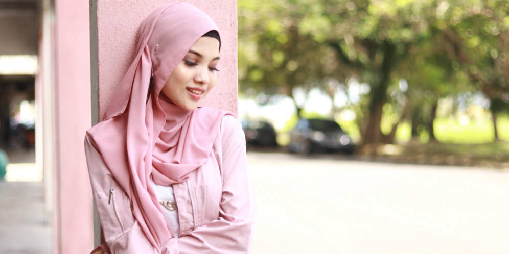 Langkah Singkat Bikin Makeup Serba Pink yang Cocok di Musim Panas