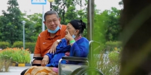 Balasan Menohok SBY Buat Pembully Ibu Ani Yudhoyono