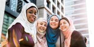 7 Cara Pakai Jilbab dari Berbagai Negara