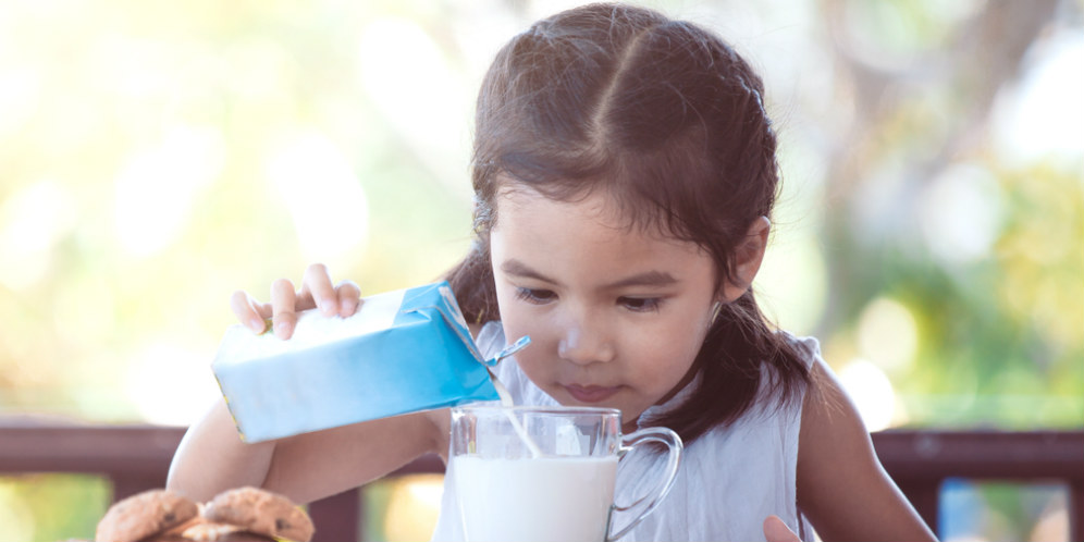 Tanda Anak Berlebihan Minum Susu, Para Ibu Harus Tahu!