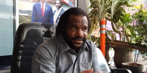 Ajak Demonstran Tak Merusak, Kepala Suku Papua: `Siapa yang Membangun ke Depan?`