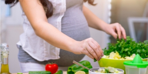 15 Makanan Sehat untuk Ibu Hamil yang Kaya Asam Folat
