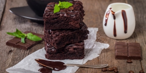 4 Cara Membuat Brownies Coklat, Keju, Strawberry dan Kopi