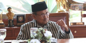 Prosesi Pemakaman BJ Habibie, Quraish Shihab Pimpin Doa untuk Sang Presiden