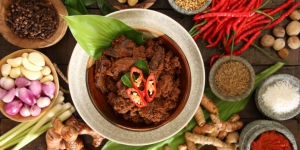 10 Kuliner Unik Khas Indonesia yang Wajib Dicoba