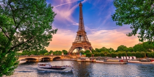 Memfoto Menara Eiffel Ternyata Tindakan Ilegal, Ini Sebabnya