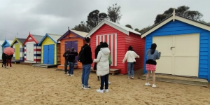 Pesona Rumah Mungil Warna-warni di Sepanjang Brighton Beach, Bikin Penasaran!