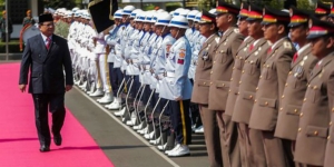 Ke Pindad, Prabowo Ingin Pertahanan Indonesia Tak Diremehkan